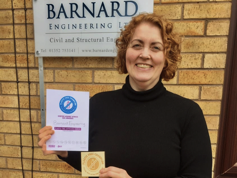 Elizabeth Barnard of Barnard Engineering, accepting the company's Plastic Free Business Champion certificate.